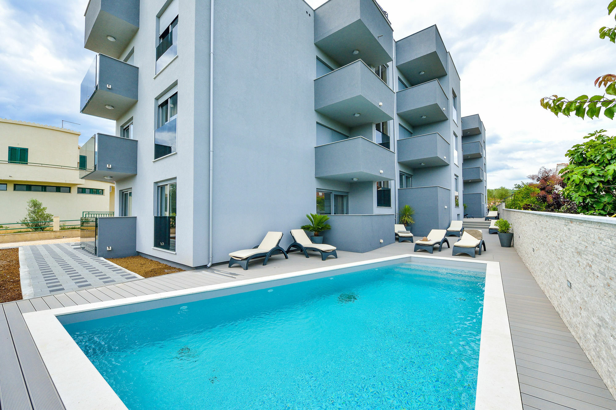 Sun Nikolina Apartma *