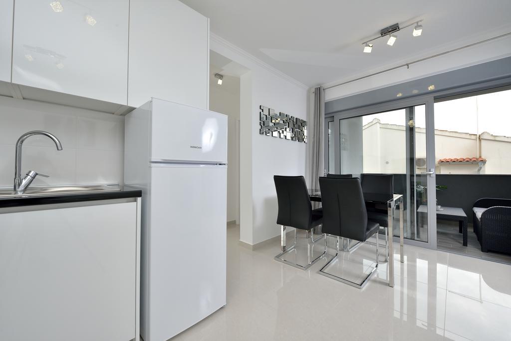 Sun Nikolina Apartment Bibinje