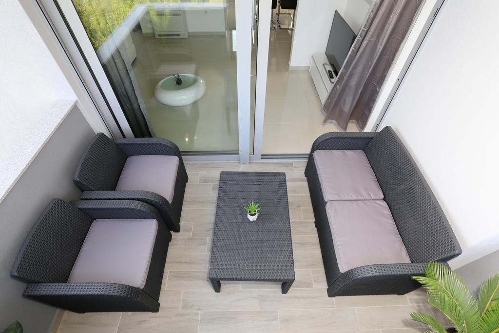 Sun Nikolina Apartment Bibinje
